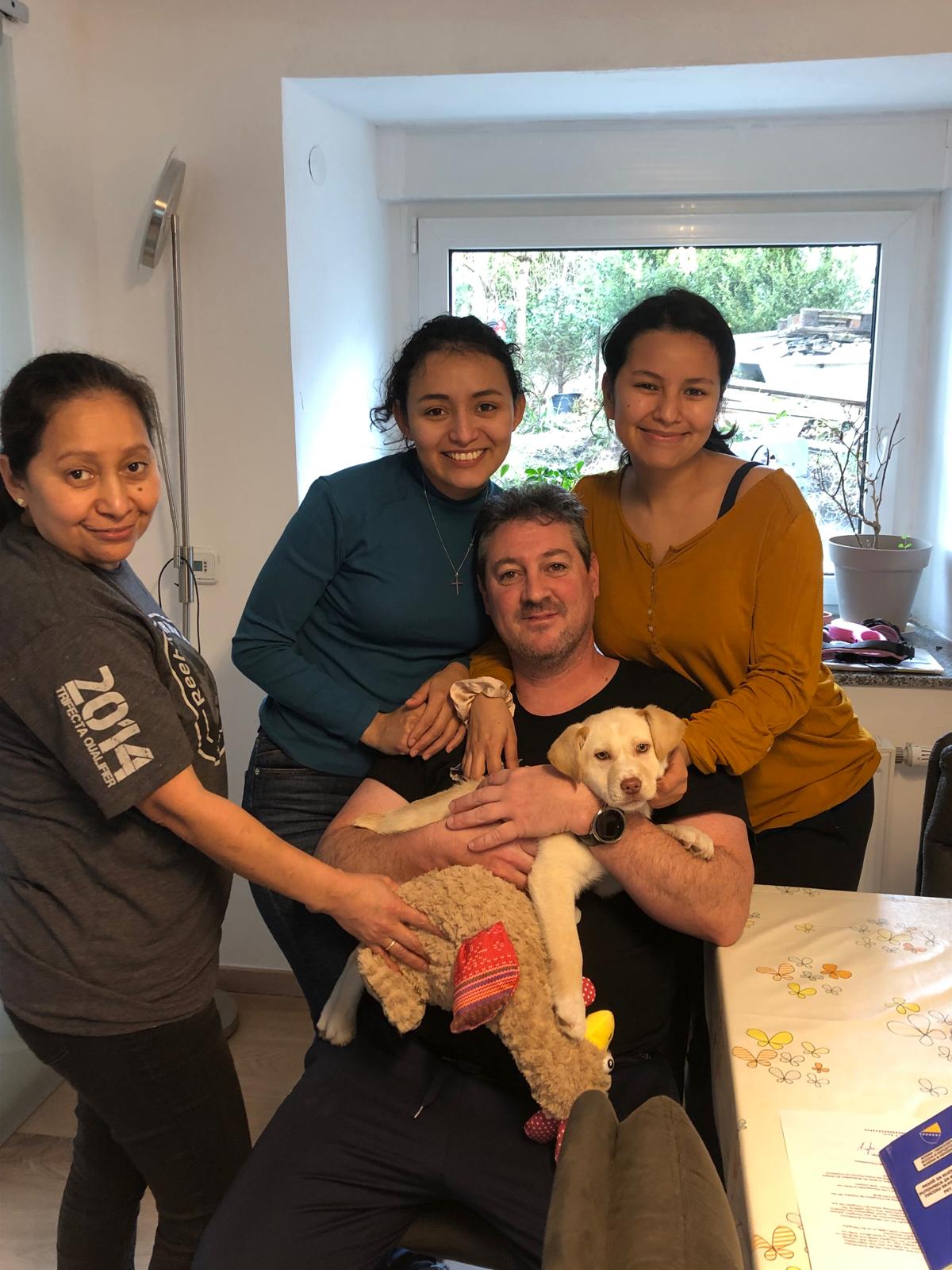 Elsa im neuen Zuhause bei Familie Jurado in Freisen